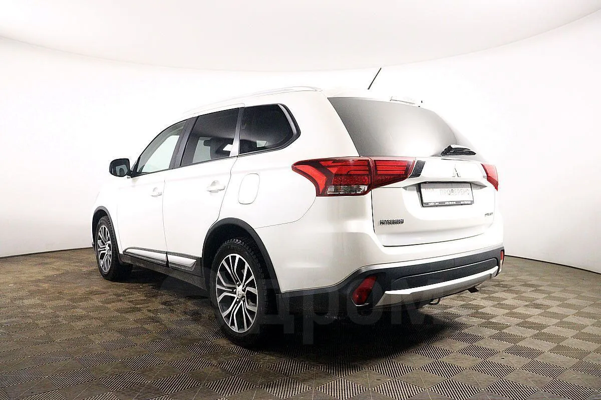 Mitsubishi Outlander Image 7